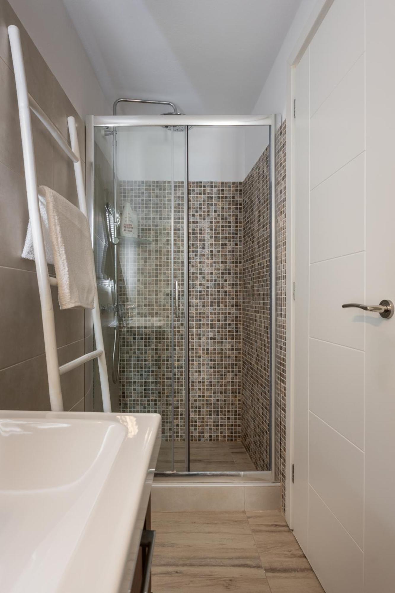 Caper-2 Bedroom Traditional Home With Amazing View ناوسا المظهر الخارجي الصورة